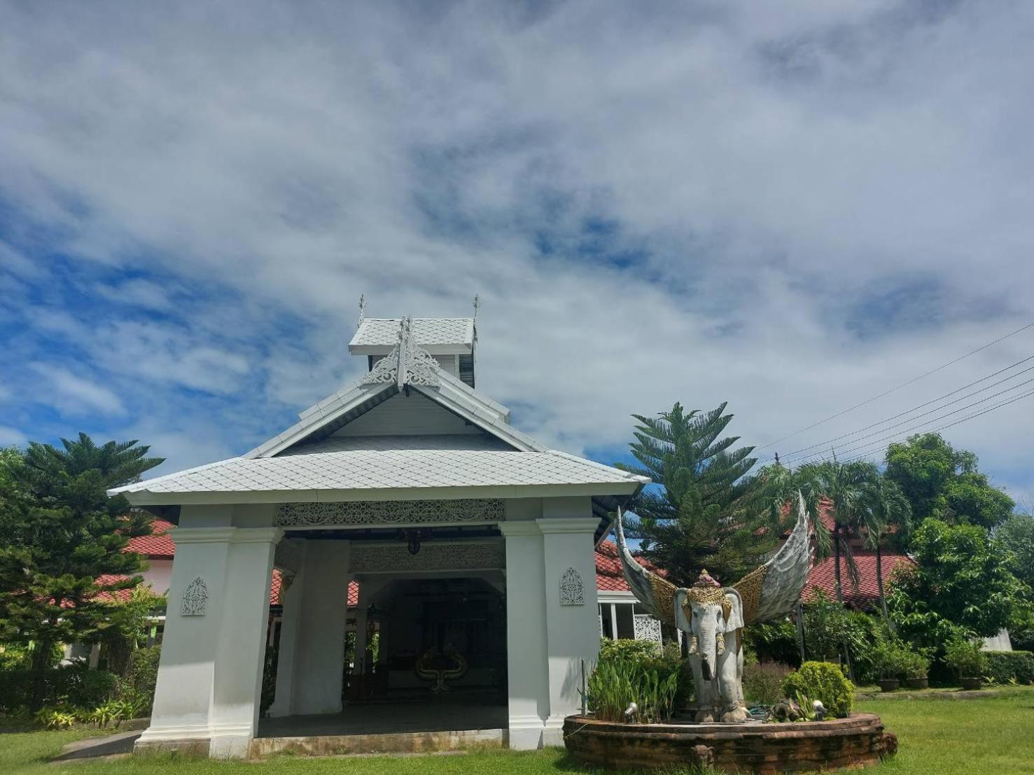 Karinthip Village — Photos 3